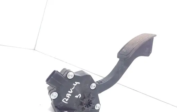 Toyota RAV 4 (XA30) Accelerator throttle pedal 7811042011 1988008560