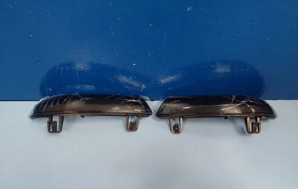 Volkswagen Golf V Mirror indicator light 1K0949102 1K0949101