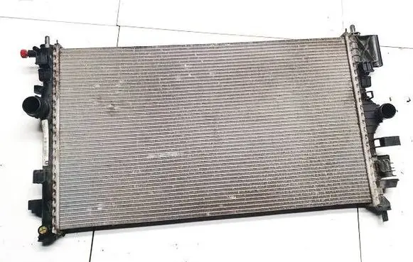 Opel Insignia A Coolant radiator 13241725 s8112001