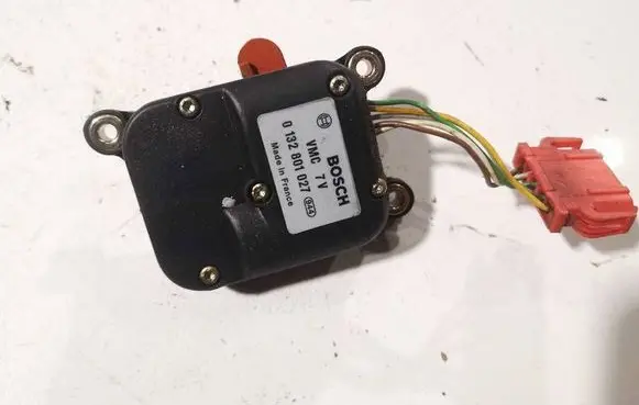 Audi A4 S4 B5 8D Air flap motor/actuator 0132801027
