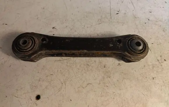 BMW 1 E81 E87 Rear control arm 10353212