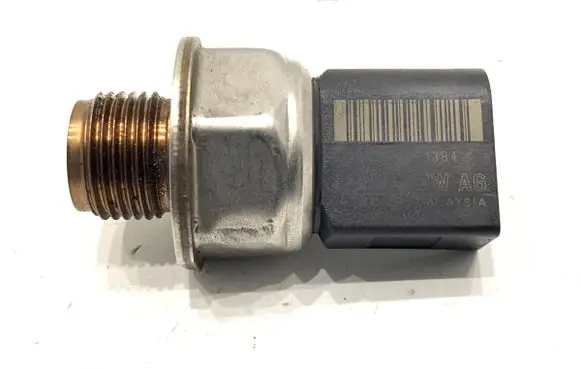 Volkswagen Golf VII Fuel pressure sensor 04L906054
