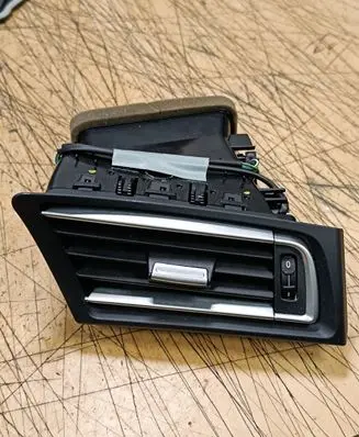 BMW 7 F01 F02 F03 F04 Dashboard side air vent grill/cover trim 642214121810 6422141218 141218