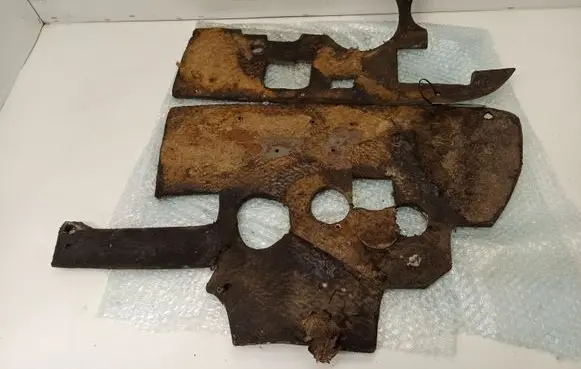 Mercedes-Benz 250 280 C CE W114 Heat shield in engine bay 