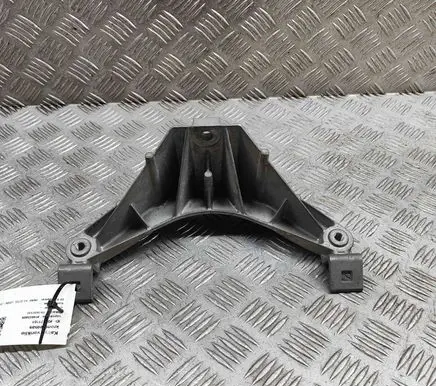BMW X5 E70 Engine mounting bracket 7137238