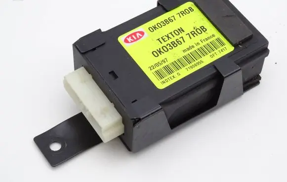KIA Sportage Immobilizer control unit/module 0K03B677R0B 71906955