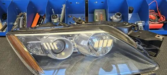 Mazda CX-7 Headlight/headlamp