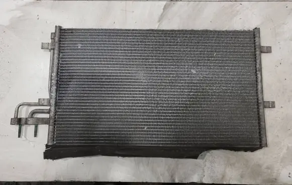 Ford Focus A/C cooling radiator (condenser)
