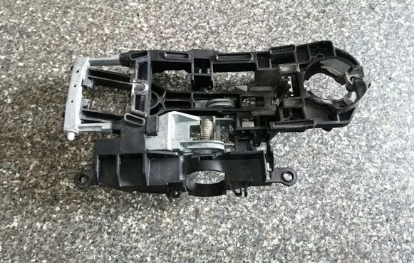 Rear door exterior handle/bracket