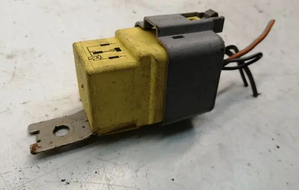 Coolant fan relay