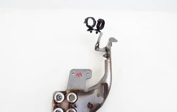 Volvo S60 Muffler mount bracket/holder 31697445