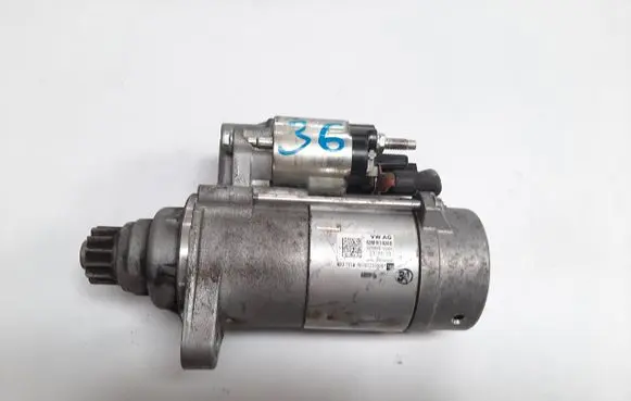 Volkswagen Golf VII Starter motor 02M911024B