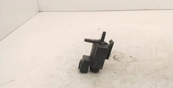 BMW 5 E39 Turbo solenoid valve 72234100 1742712 96T053