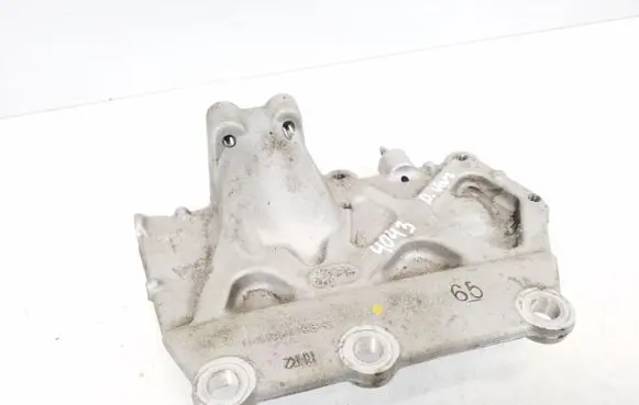 Mercedes-Benz B W246 W242 Engine mounting bracket 102393198C