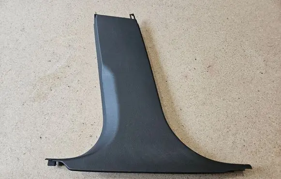 BMW 1 F40 (B) pillar trim (bottom) 7444939