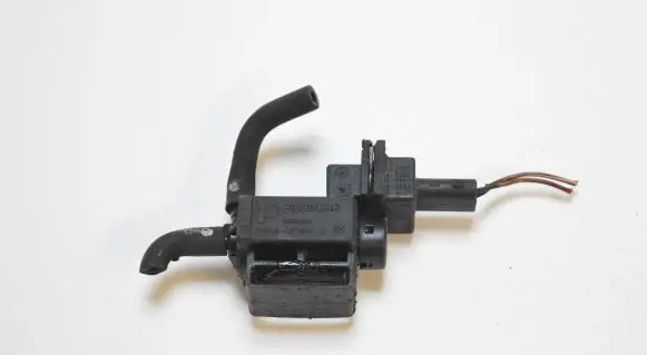 Mercedes-Benz CLS C219 Turbo solenoid valve A0025401897
