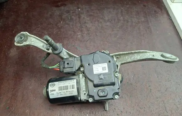 Opel Zafira C Front wiper linkage and motor W000027192 W000027364 W000018216