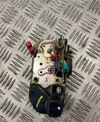 Jeep Grand Cherokee (WJ) Rear door lock