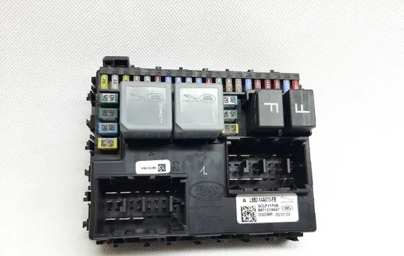 Land Rover Defender Fuse module L8B214A073FB