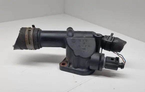 Volkswagen Golf VI Engine coolant pipe/hose 03L121132 PA66GF30