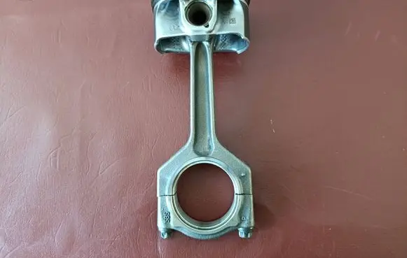 BMW M2 F87 Piston with connecting rod 7624408 11247624408 8629946