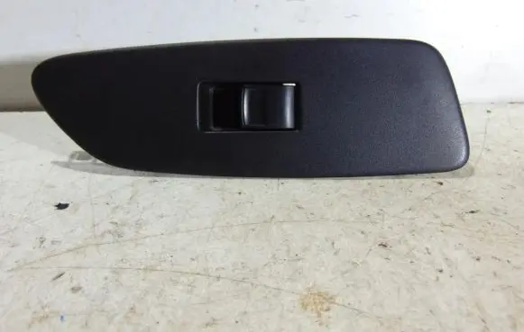 Toyota Auris 150 Electric window control switch