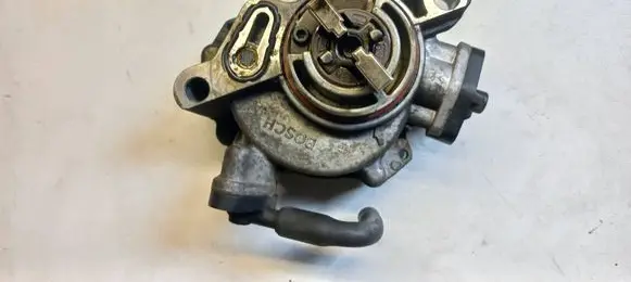 Volkswagen PASSAT B5 Vacuum pump 9684786780