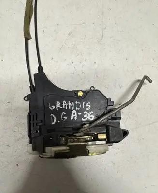 Mitsubishi Grandis Rear door lock 05Y15