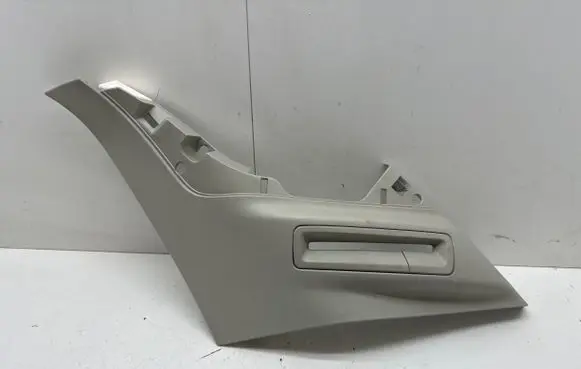 Volvo XC90 (D)pillar trim (top) 31389177