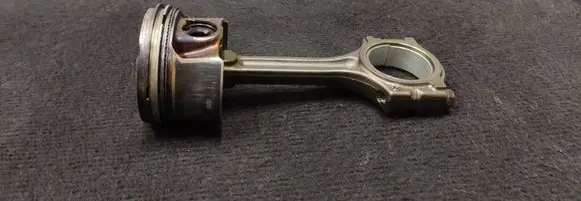 Renault Megane III Piston with connecting rod 72L71