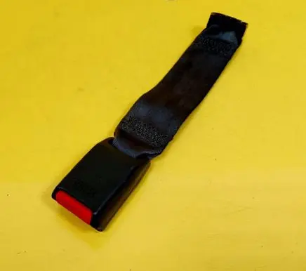 Mitsubishi Galant Middle seatbelt buckle (rear) 