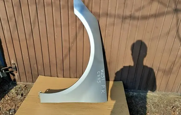 Mercedes-Benz R W251 Fender FRONTLEFTFENDER