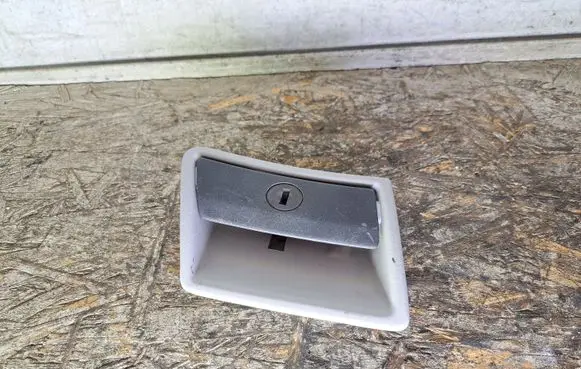 BMW 7 E32 Glove box handle 511619287161 511619287161LL