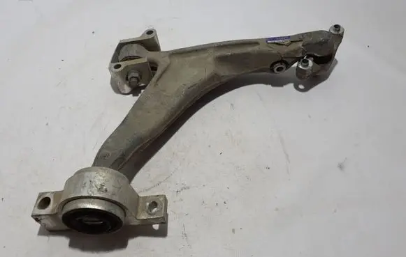 Volvo XC90 Front lower control arm/wishbone 32381880