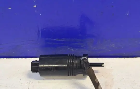 Volvo S80 Windscreen/windshield washer pump 1013229 31349235