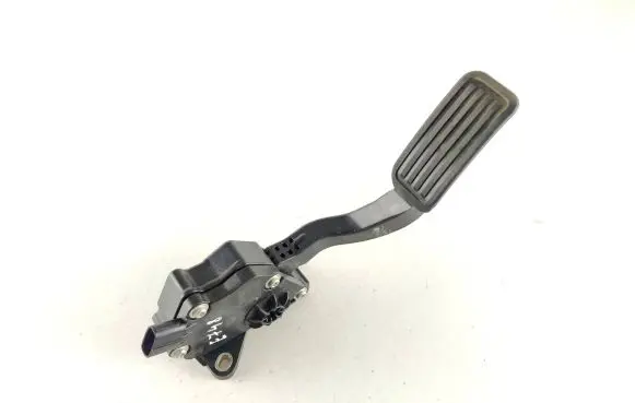 Toyota Urban Cruiser (XP110) Accelerator throttle pedal 7811052020 1988007021 03L16D00043