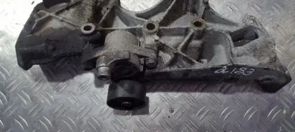 Renault Scenic I Engine mounting bracket 7700274249