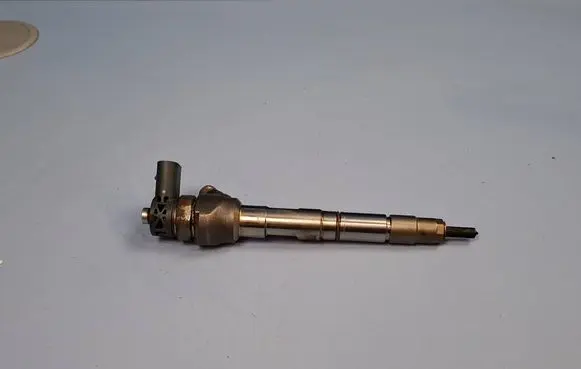 Audi A6 S6 C7 4G Fuel injector 04L130277AE
