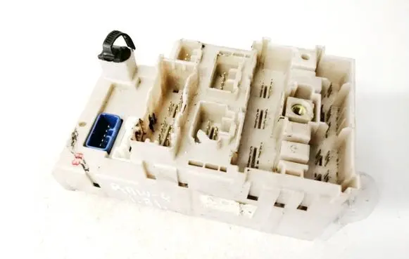 Toyota RAV 4 (XA20) Fuse box set