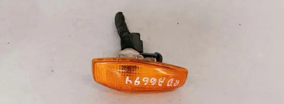 Hyundai Coupe Front fender indicator light