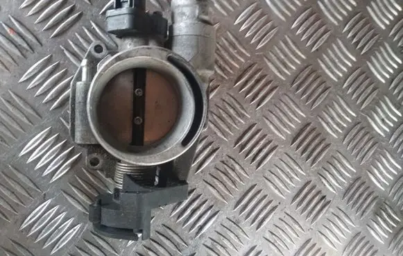 Jeep Cherokee Throttle valve