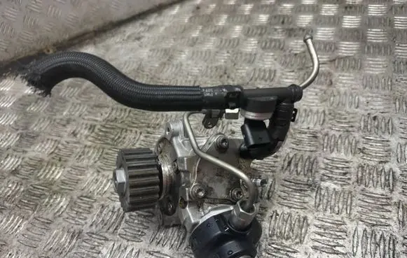 Volkswagen Golf VIII Fuel injection high pressure pump 05L130755 04L130764E 05L130277M