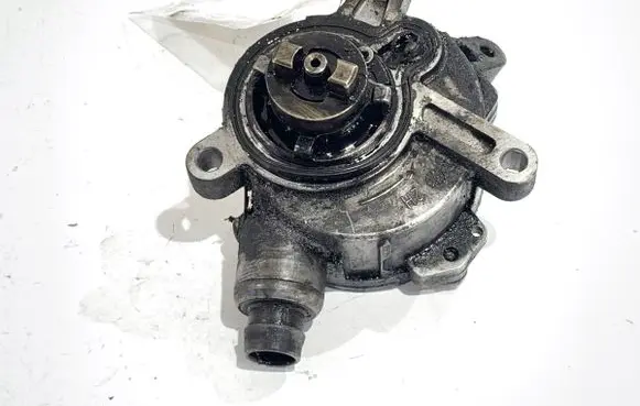 Volvo S60 Vacuum pump 08658230
