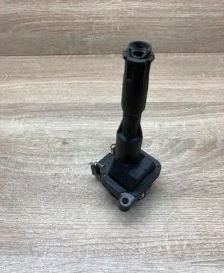 BMW 5 E39 High voltage ignition coil 1703227 0221504004