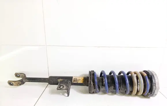 BMW 5 G30 G31 Front shock absorber with coil spring 6866605 14678612