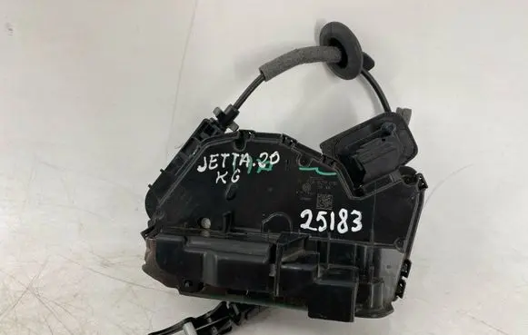 Volkswagen Jetta USA Rear door lock 17A839015