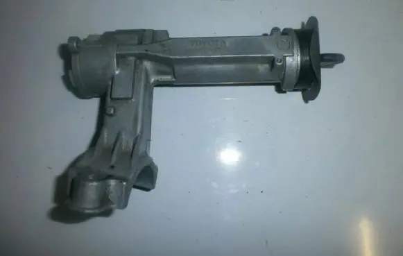 Toyota Corolla E110 Ignition lock 45020126