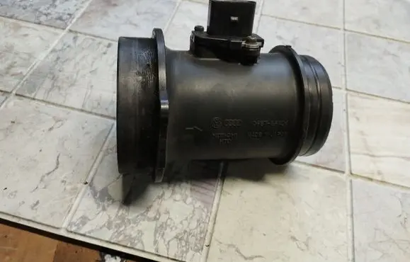 Audi A6 S6 C6 4F Mass air flow meter 059906461K