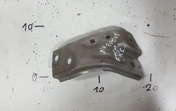 Honda FR-V Fender mounting bracket NH700M