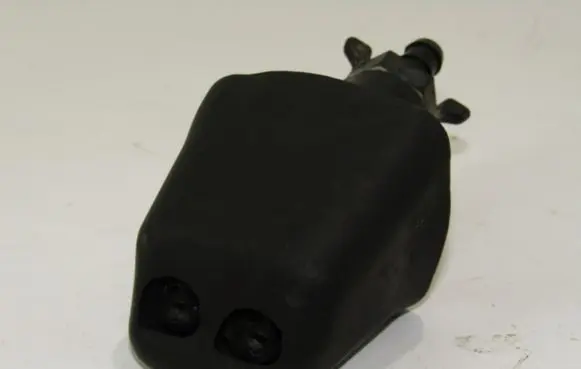 Mitsubishi Pajero Headlight washer pump 